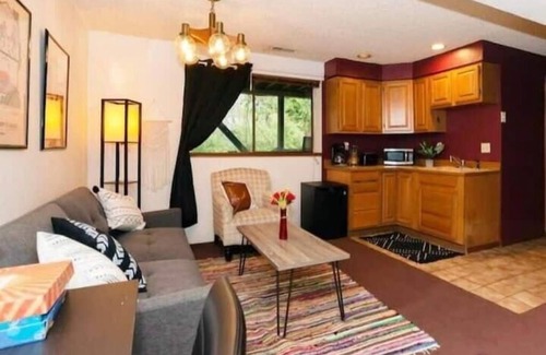 North City Apartment | Hidden Gem Studio in Shoreline