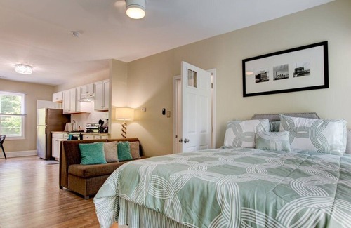 Petersburg House | 💎Hidden Gem Studio💎 Queen Bd | 5⭐️ Location