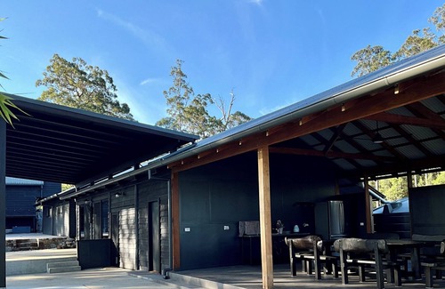 Valla House | Hidden Gem, Unique Rural barn on acreage yet 5 minutes to beautiful Valla Beach