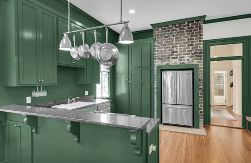 Savannah Victorian District Condo | Hidden Gem w/Incredible Outdoor Living + Steps to Forsyth by Lucky Savannah