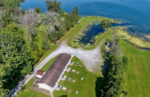 Durhamville House | Hidden Harbor Marina Unit 2 - Oneida Lake's Premier Fishing Paradise!