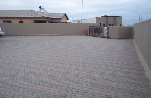 Swakopmund House | ✨Hidden Haven Self-Catering Accommodation✨4 Rooms/8 BEDS/Balcony/Free Parking