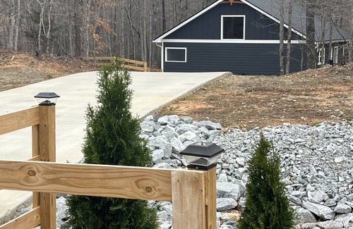 Cleveland Cabin | Hidden Jewel - 3rd Night Free! See Details Below.