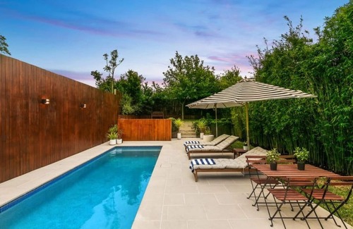 Cessnock Cottage | Hidden Oasis in The Hunter Valley with heated pooln'The Cutest Cottage'