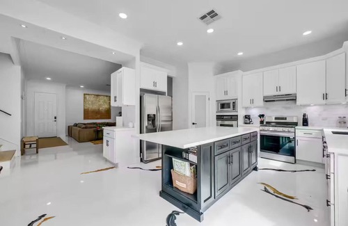 Moreno Valley House | Hidden Oasis - Paradise Getaway - Sleeps 25 Guest