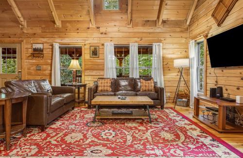 Alexander House | Hidden Pond by Carolina Mornings