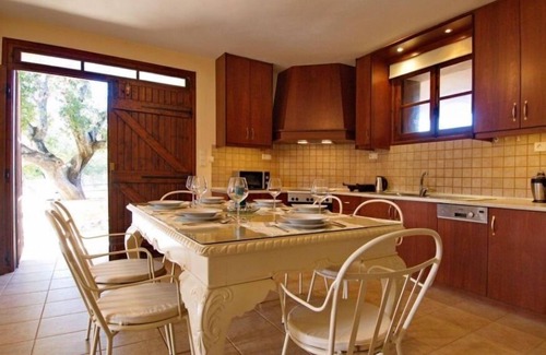Apokoronas Villa | Hidden treasure in a traditional Cretan village