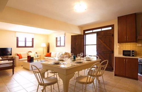 Apokoronas Villa | Hidden treasure in a traditional Cretan village