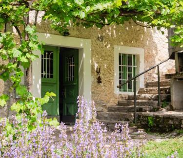 Kambresko House | Hidden Valley House - a rustic retreat