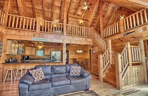Logan Cabin | Hidden Valley Lodge, 8-BedRm Lodge - Hocking Hills
