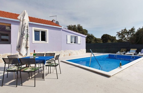 Vinisce Villa | Hidden Villa * With Private Pool In Peaceful Area