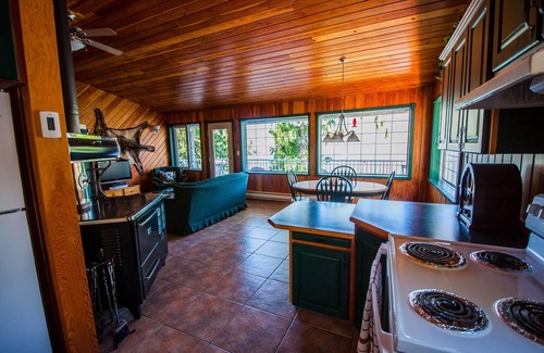 Kaslo Cottage | Hidden with unbelievable view! Panorama Cottage, Private Beach Access