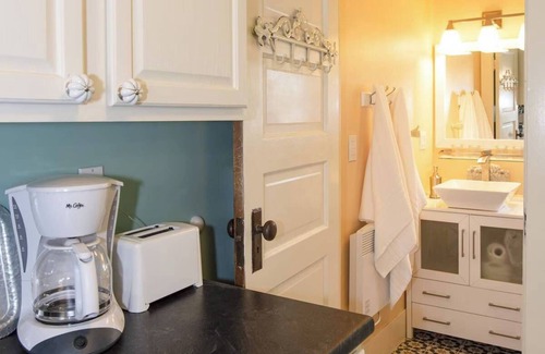 Town of Ledyard Apartment | Hide-Away Apartment in the Heart of the Village of Aurora
