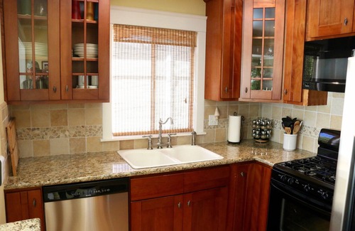 Eastside Santa Cruz House | Hideaway 1 BR/1 BA One Block from Beach, Snowbirds welcome