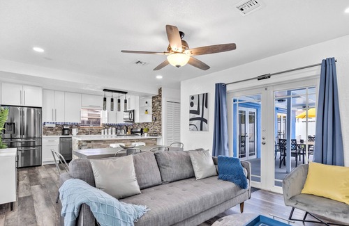 Driftwood House | Hideaway 3 Bedrooms with Private Pool and Game Room