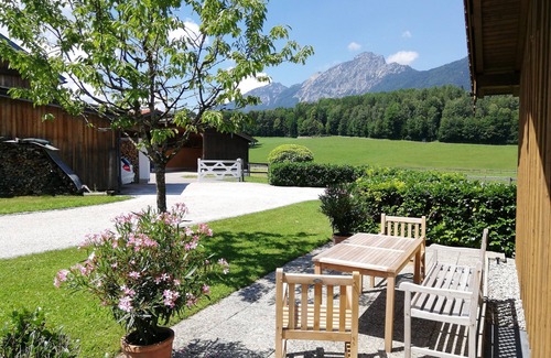 Gmain Apartment | Hideaway für Zwei mit Traumhaften Alpenblick in der Nähe von Salzburg