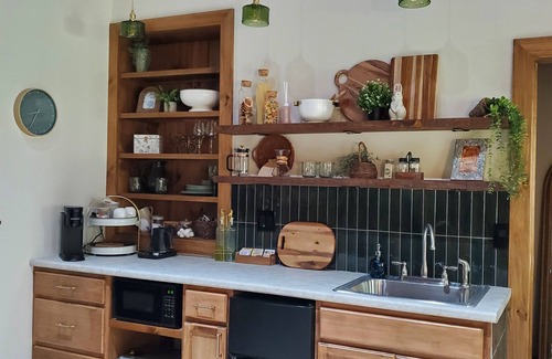 Kossuth Cottage | Hideaway Haven Farm Cottage Experience