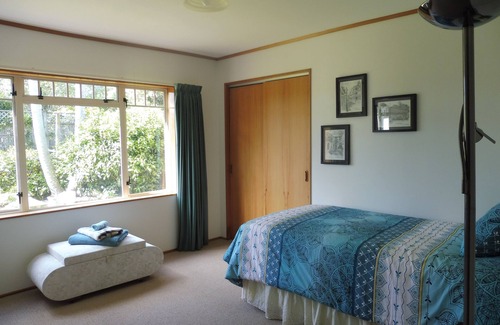New Plymouth Bed & Breakfast | "Hideaway Off Heta" for comfort, rest and tranquility.