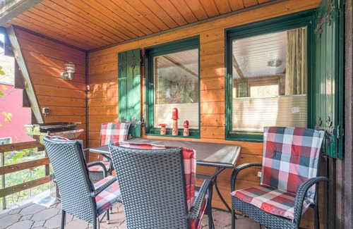 Guentersberge House | Hideaway with Lakeside Leisure