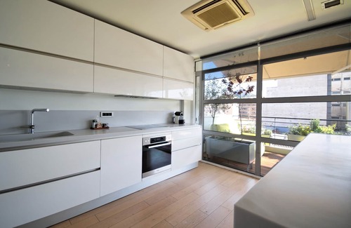 Psirri Apartment | Hidesign Athens Art Loft Penthouse with Acropolis view