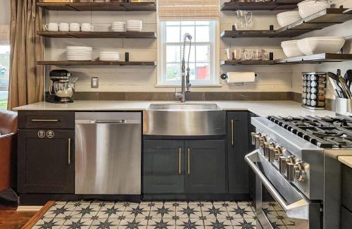 New Bern House | Higgins Downtown Depot