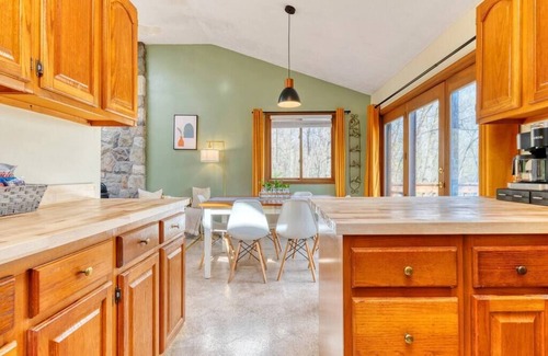 East Stroudsburg House | High Altitude Hideaway | Hot Tub | Steam Room