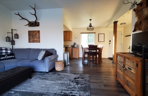 Challis House | High Desert Haven - a beautiful 3-bedroom home in Challis with RV Hookup!