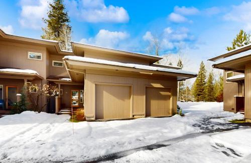Broken Top House | High Desert Hideaway