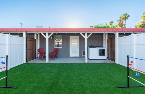 Scottsdale Apartment | High End Area, Live & Work in this Cute 1 Bedroom!