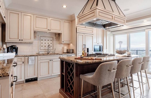 East Queen Anne House | High-End City Home w/ A L L the amenities!