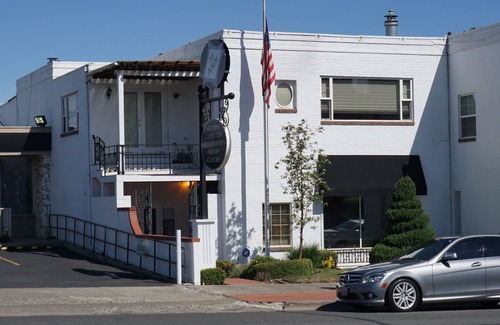 Yakima Condo | High-end Downtown Yakima Condo in Historic Building, Walk to Food and Drink