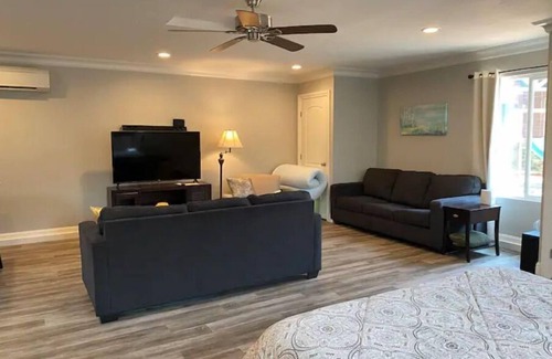Columbia House | High End Guest House by I-5, Bethel, Simpson