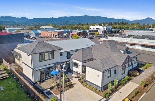 Tillamook House | High end home in downtown Tillamook