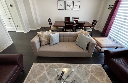 Aurora House | High End Home in Heart Of Newmarket
