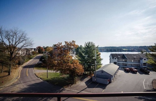 Lake Delton Condo | High End Lake Luxury On 2 Floors Boat Slip