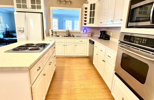 Jackson Cottage | High Falls Lake Retreat 4-bedroom cottage with WiFi and AC in fabulous Jackson