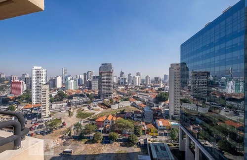 Pinheiros Apartment | High floor apartment in Faria Lima