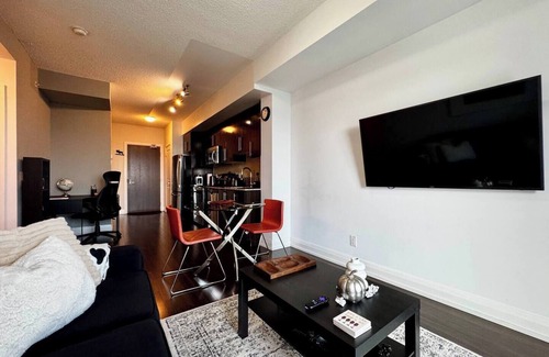 Thornhill Condo | High Floor Beautiful View Condo in Thornhill