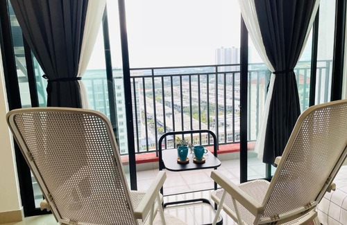 Taman Mount Austin Apartment | High Floor studio Austin Regency Mount Austin w Balcony 3 plus 1pax 5 mins AEON