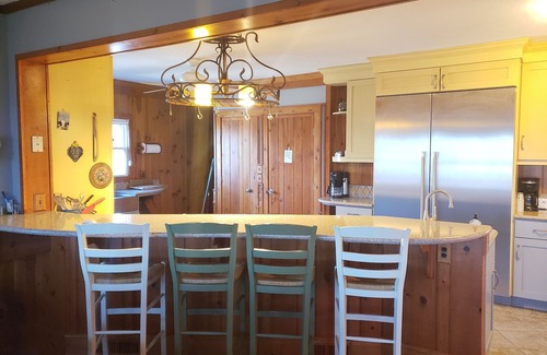 Lynn House | High Heaven 4 bed 3ba