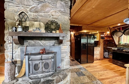 Helen House | High in Helen, A frame House and Cabin