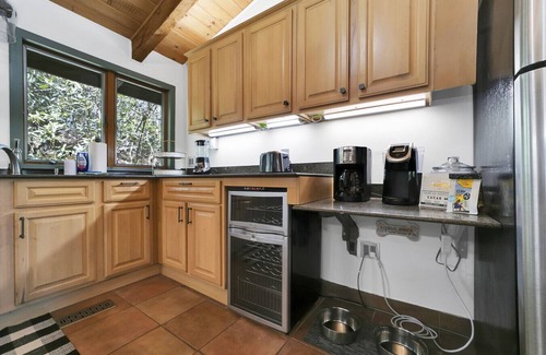 Hendersonville House | High Knoll Lookout - river and mountain views!