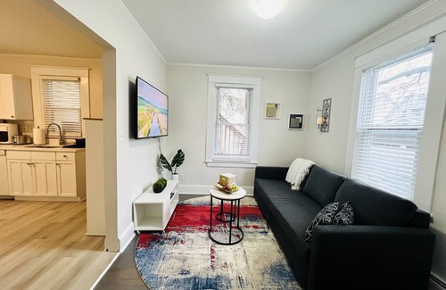Stamford Apartment | ❤️High-Line Harbor Pad 2 BDTrain🚊Harbor Point Access 40 Minutes to NYC