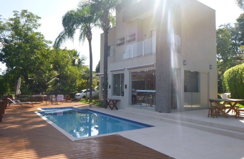Capitolio House | High Luxury House in Escarpas Lago 7 suites in front of the Cooper track