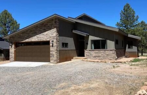Loghill Village Villa | High Pines Villas STR2023-053