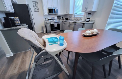 High Point House | High Point's Gem! Group Friendly! Five Bedrooms! Pet Friendly!