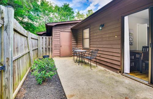 High Point House | High Point Townhome with Patio, 1 Mi to Main Street!