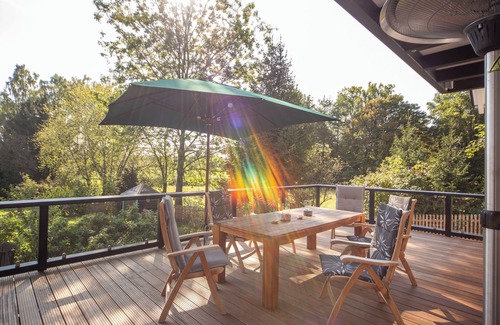 Holzhausen Apartment | High quality kitchen with gas stove, large terrace, Weber gas grill, box spring beds