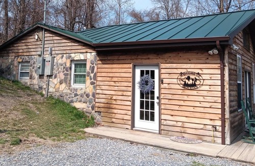 Stanley Cabin | High Ridge cabin in the Blue Ridge Mountains