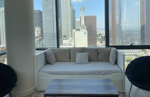Historic Core Apartment | High-rise Luxury 2-bedroom apartment in the heart of the amazing DTLA